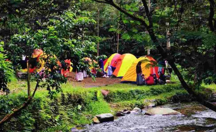 Tapian Ratu Camp Real Bukittinggi Extérieur photo