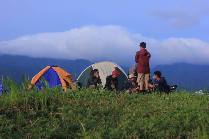 Tapian Ratu Camp Real Bukittinggi Extérieur photo