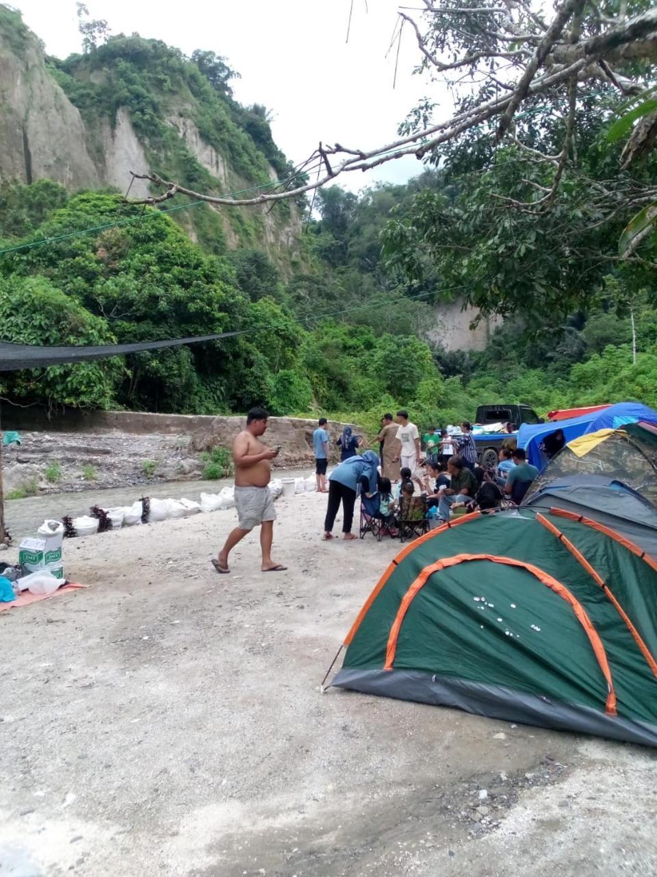 Tapian Ratu Camp Real Bukittinggi Extérieur photo